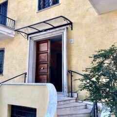 Отель Gemini Guest House балкон