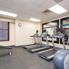 Отель Hampton Inn Indianapolis Downtown Across from Circle Centre фитнесс-зал