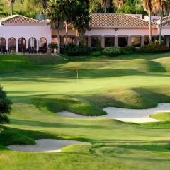 Отель Los Monteros Spa & Golf Resort спортивное сооружение
