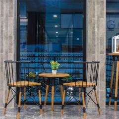 Suthep Home & Hostel Бангкок балкон