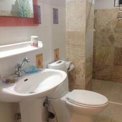 Отель Yiasu Serviced Apartments Таиланд, Паттайя - отзывы, цены и фото номеров - забронировать отель Yiasu Serviced Apartments онлайн ванная