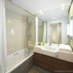 Отель Citadines Apart'hotel Holborn-Covent Garden London Великобритания, Лондон - отзывы, цены и фото номеров - забронировать отель Citadines Apart'hotel Holborn-Covent Garden London онлайн ванная