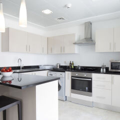 Отель La Verda Dubai Marina Suites & Villas Дубай в номере