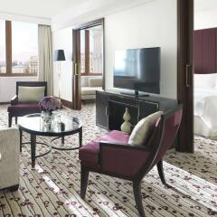 Гостиница Four Seasons Hotel Moscow в Москве 2 отзыва об отеле, цены и фото номеров - забронировать гостиницу Four Seasons Hotel Moscow онлайн Москва комната для гостей фото 8