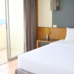Sunshine Hotel And Residences комната для гостей фото 12