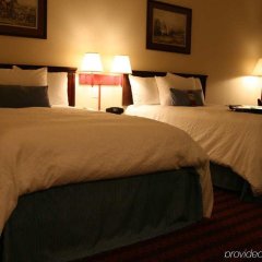 Hampton Inn Jefferson City at Capital Mall in Jefferson City, United States of America from 158$, photos, reviews - zenhotels.com guestroom