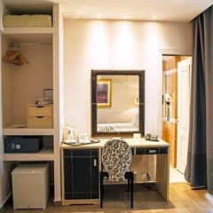 Отель Piraeus Dream сейф в номере