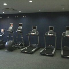 Отель Hampton Inn New York - LaGuardia Airport США, Нью-Йорк - отзывы, цены и фото номеров - забронировать отель Hampton Inn New York - LaGuardia Airport онлайн фитнесс-зал фото 4