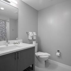 Апартаменты SoBe Waterfront Apartments Вашингтон ванная