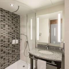 Отель Hampton by Hilton Munich City West Германия, Мюнхен - 1 отзыв об отеле, цены и фото номеров - забронировать отель Hampton by Hilton Munich City West онлайн ванная фото 2