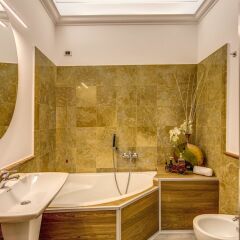 Отель Suite in Rome Veneto Италия, Рим - отзывы, цены и фото номеров - забронировать отель Suite in Rome Veneto онлайн ванная