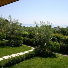 Отель Residence Il Fiore Del Garda Манерба-дель-Гарда фото 2