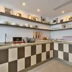 Отель Jules Suites Сан Джулианс питание