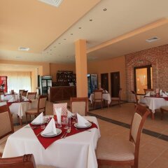 Отель Galeria Holiday Apartments Болгария, Аврен - отзывы, цены и фото номеров - забронировать отель Galeria Holiday Apartments онлайн питание фото 3