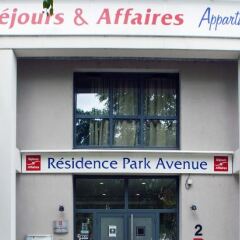 Отель Séjours & Affaires Park Avenue Франция, Лион - отзывы, цены и фото номеров - забронировать отель Séjours & Affaires Park Avenue онлайн банкомат