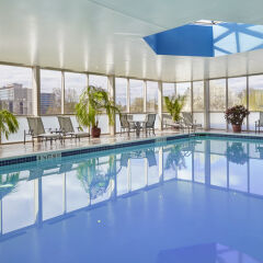 Отель Hilton Newark Airport США, Элизабет - отзывы, цены и фото номеров - забронировать отель Hilton Newark Airport онлайн бассейн фото 2