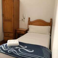 Отель Hostal Campoy в номере