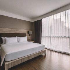 Отель Adelphi Suites Bangkok комната для гостей фото 3