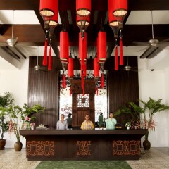 Отель The Old Phuket - Karon Beach Resort гостиничный бар