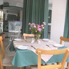DebbieXenia Hotel Apartments питание