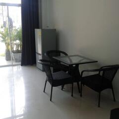 Отель But Different Phuket Guesthouse удобства в номере