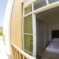 Отель Airport Comfort Inn Maldives Мале балкон