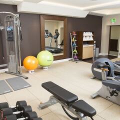 Отель Doubletree by Hilton London Marble Arch фитнесс-зал фото 4