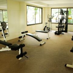 Отель Sea Breeze Jomtien Resort фитнесс-зал