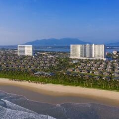 Отель Movenpick Resort Cam Ranh Вьетнам, Кам Лам - отзывы, цены и фото номеров - забронировать отель Movenpick Resort Cam Ranh онлайн пляж