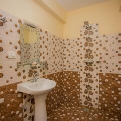 Отель OYO 275 Sunshine Garden Resort Непал, Катманду - отзывы, цены и фото номеров - забронировать отель OYO 275 Sunshine Garden Resort онлайн ванная