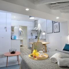 Отель NQN Aparts & Suites Испания, Мадрид - отзывы, цены и фото номеров - забронировать отель NQN Aparts & Suites онлайн комната для гостей фото 3