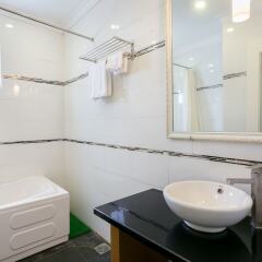 Отель Yuri SaiGon Service Aparment ванная фото 2