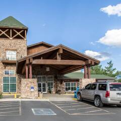 Отель Quality Inn and Suites Summit County парковка