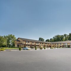 Отель Super 8 by Wyndham West Haven парковка