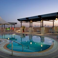 Grand Excelsior Hotel Deira бассейн