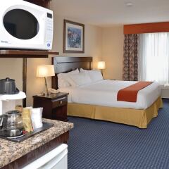 Holiday Inn Express Hotel & Suites Hinton в номере