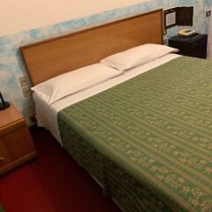 Hotel Calais комната для гостей
