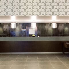 Отель Sandman Hotel & Suites Calgary South Канада, Калгари - отзывы, цены и фото номеров - забронировать отель Sandman Hotel & Suites Calgary South онлайн интерьер отеля фото 3