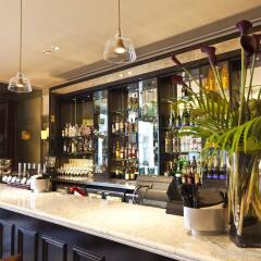 Отель Hilton Brighton Metropole гостиничный бар