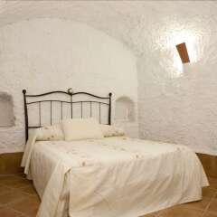 Отель Cuevalia. Alojamiento Rural En Cueva Сьерра-Невада комната для гостей фото 2