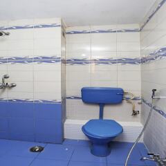 OYO 15468 Hotel Sharda ванная фото 2