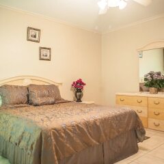 Отель Ocean Breeze at Montego Bay Club Resort Ямайка, Монтего-Бей - отзывы, цены и фото номеров - забронировать отель Ocean Breeze at Montego Bay Club Resort онлайн комната для гостей фото 3
