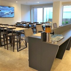 Flat Hotel Midi 33 гостиничный бар