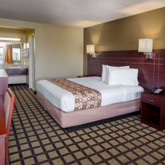 Отель Travelers Inn США, Финикс - отзывы, цены и фото номеров - забронировать отель Travelers Inn онлайн комната для гостей