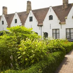 Отель B&B Alphabet - Luxury Guesthouse and Art Gallery
