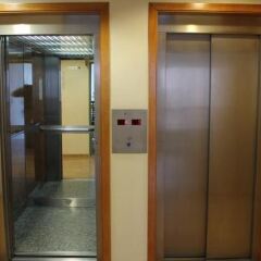 Hotel Flora Parc сейф в номере