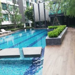 Отель Niche Mono Sukhumvit 50 By Ariva Бангкок бассейн
