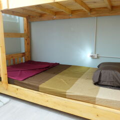 Plearn Hostel комната для гостей