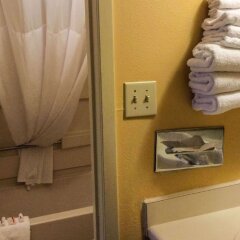 Отель Travelodge Columbus East сейф в номере фото 2