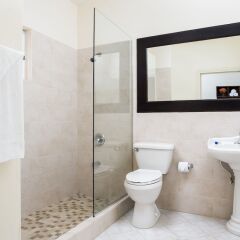 Отель White Sands Negril Ямайка, Саванна-Ла-Мар - отзывы, цены и фото номеров - забронировать отель White Sands Negril онлайн ванная фото 2